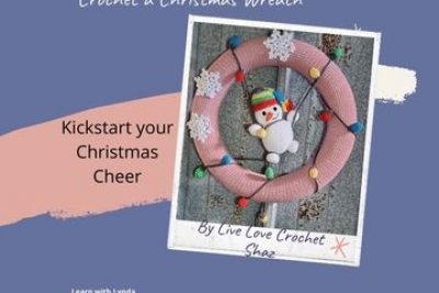 Crochet a Christmas Wreath